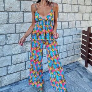 Zara Multicolored Floral Pleated pants